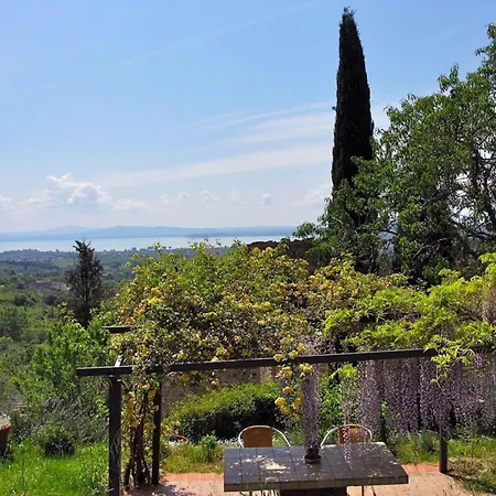 Idylle Auf Dem Huegel Ueber Dem Trasimeno Casa vacanze *