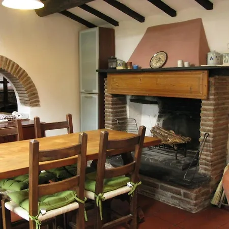 Idylle Auf Dem Huegel Ueber Dem Trasimeno * Tuoro sul Trasimeno